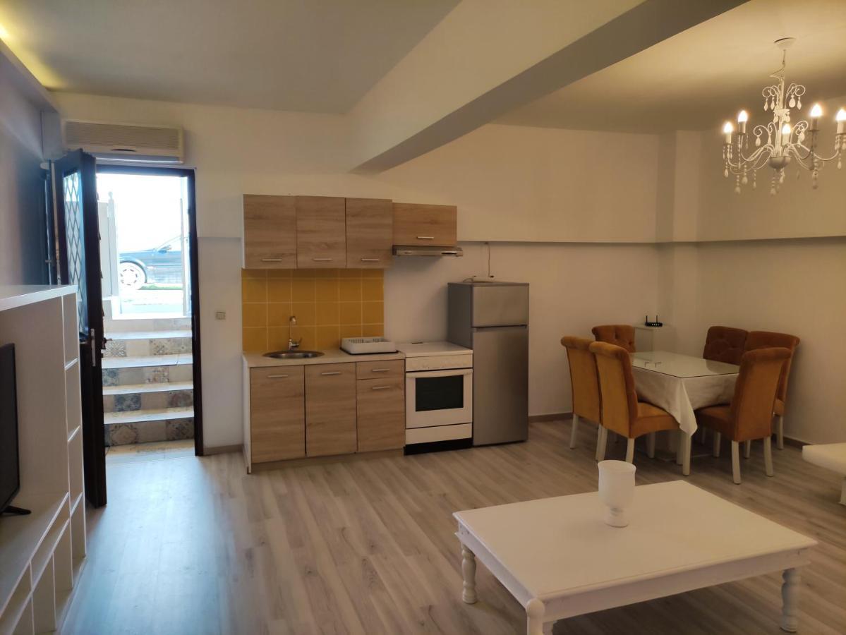 Superior Chic Family Apartment Калампака Экстерьер фото